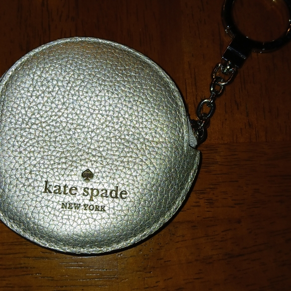 Kate Spade Larchmont Ave floral coin purse. - Picture 3 of 7